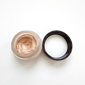 Charlotte Tilbury Eyes to Mesmerize, Champagne.